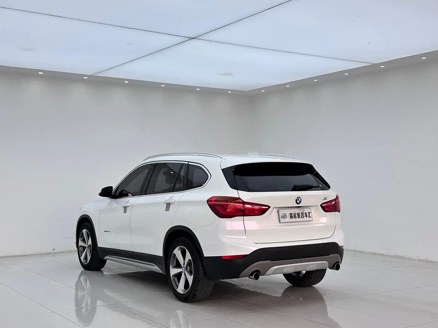 BMW X1 2016 xDrive20Li Luxury Model фото 14