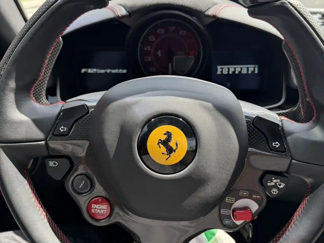 Фото 13 - Ferrari F12berlinetta