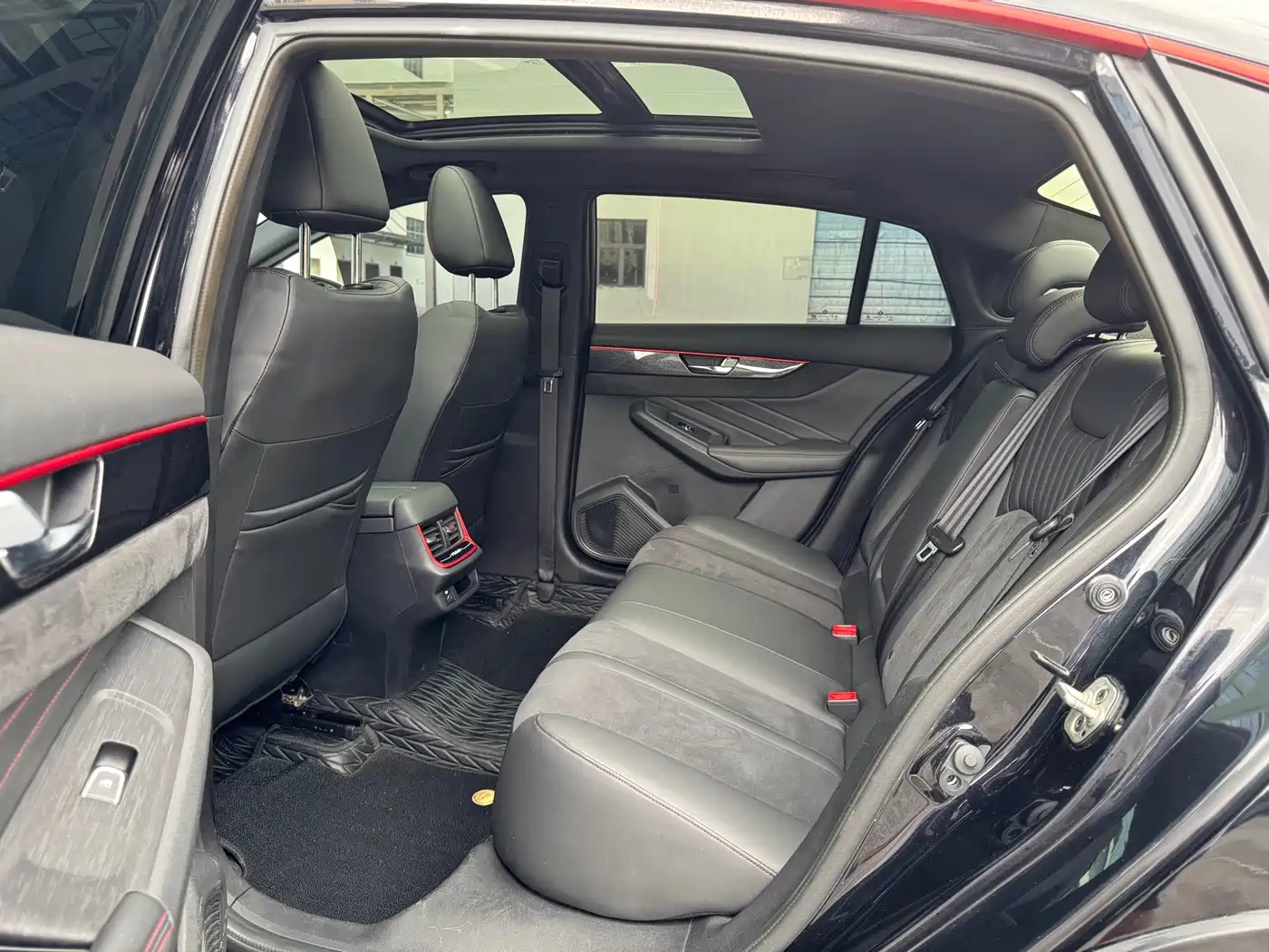 DONGFENG YI HYUN MAX