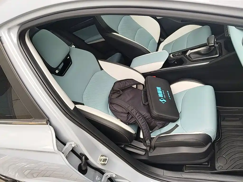 Фото 25 - Geely Emgrand S