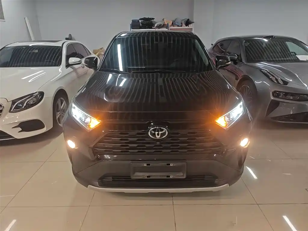 Toyota RAV4 Rongfang 2022 2.0L CVT 2WD Trend Plus Edition фото 3