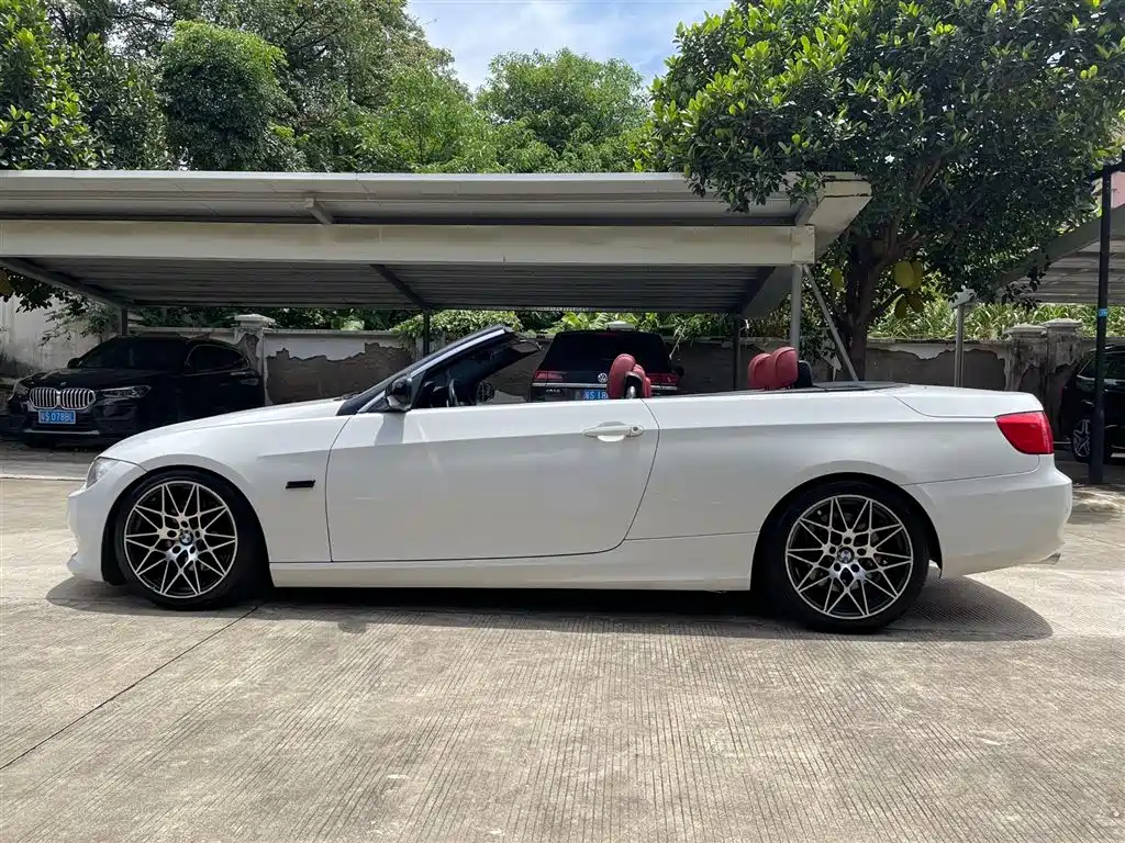 BMW 3 Series (Import) 2011 330i Convertible Coupe фото 6