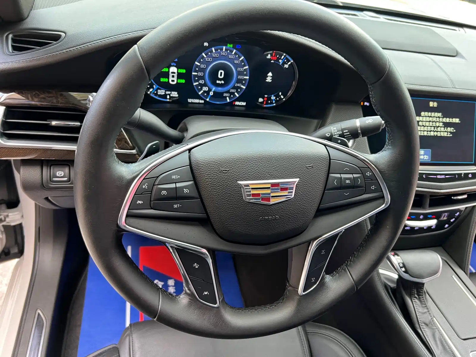 Фото 30 - Cadillac CT6