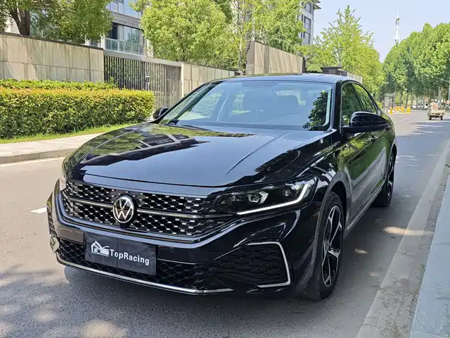  Volkswagen Passat 2026 Outstanding Edition 330TSI Starlight Elite Version