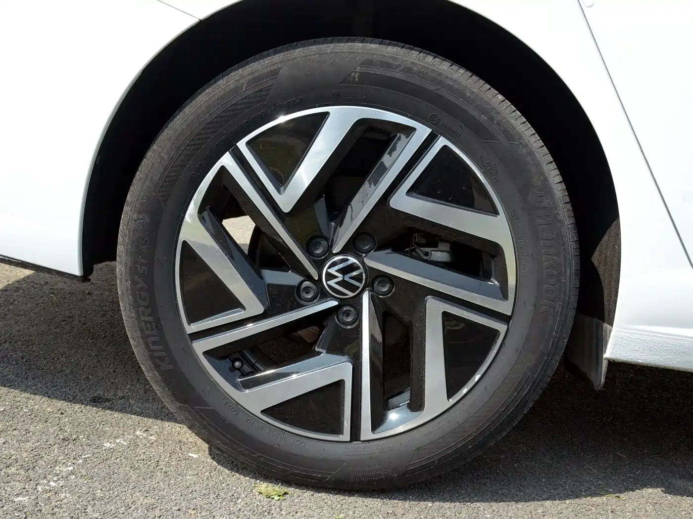 Volkswagen Sagitar 2023 300TSI DSG Surpassing Edition фото 11