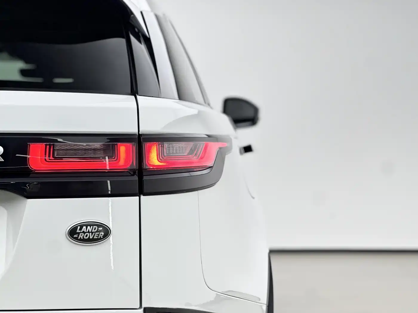 Фото 16 - Land Rover Range Rover Velar