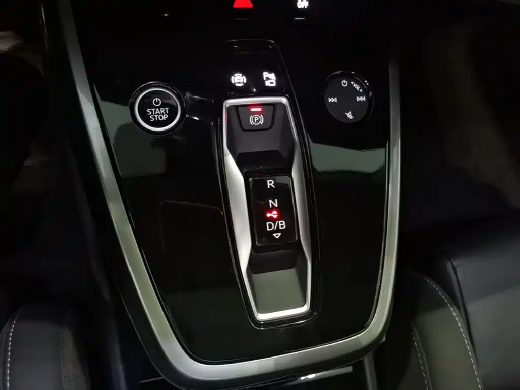 Audi Q4 e-tron 2023 2023 40 e-tron Pioneer Edition