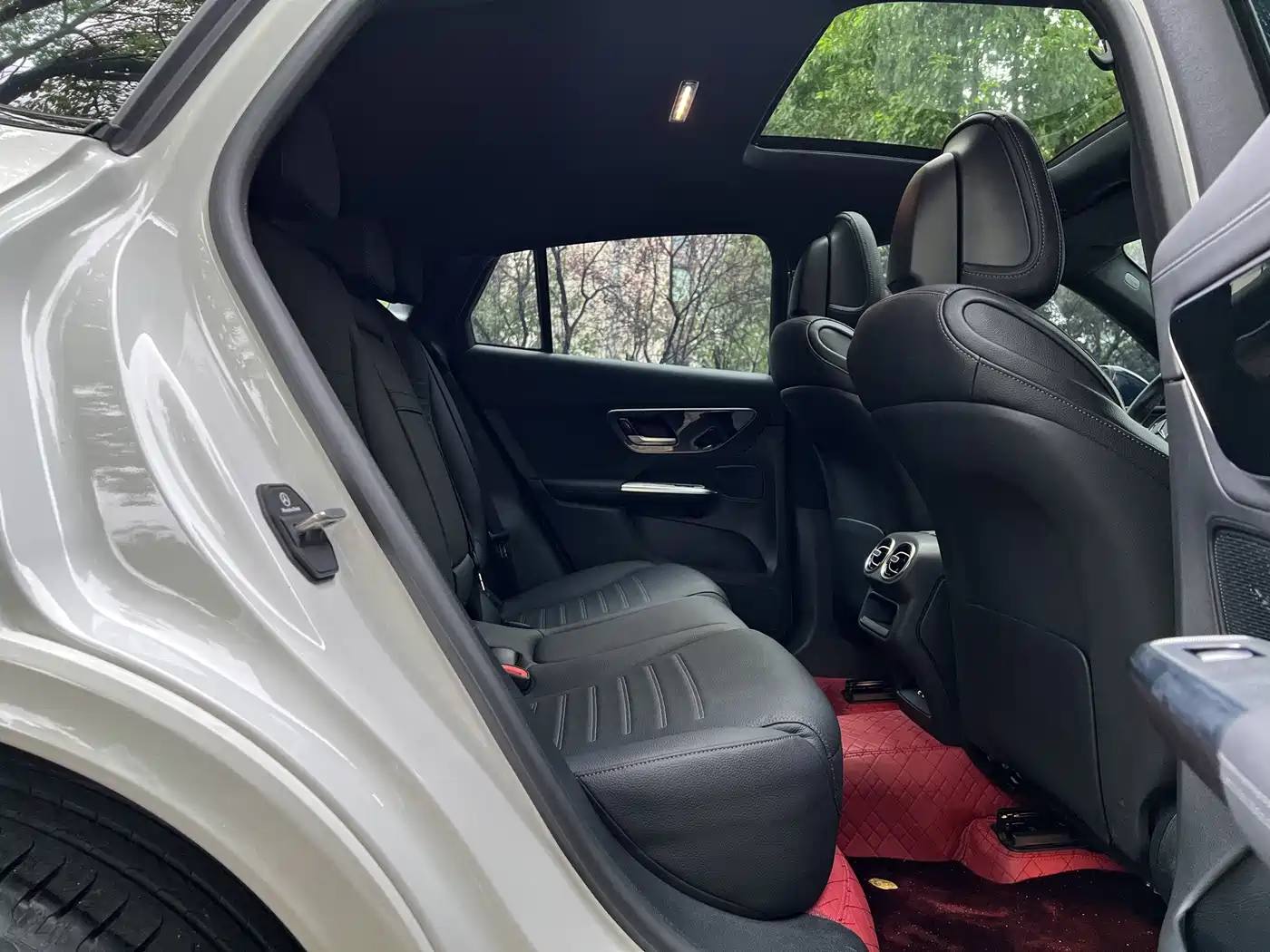 Mercedes-Benz GLC Coupe 2025 2024 GLC 260 4MATIC Coupe SUV
