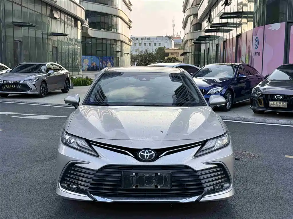 TOYOTA CAMRY
