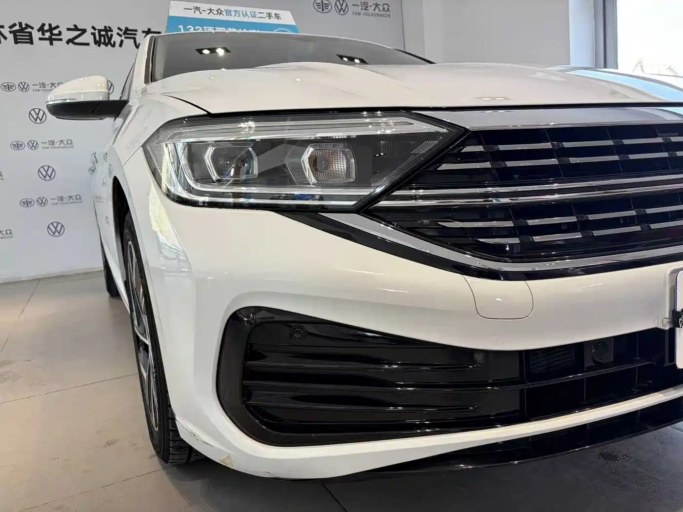 Volkswagen Sagitar 2023 300TSI DSG Surpassing Edition фото 12