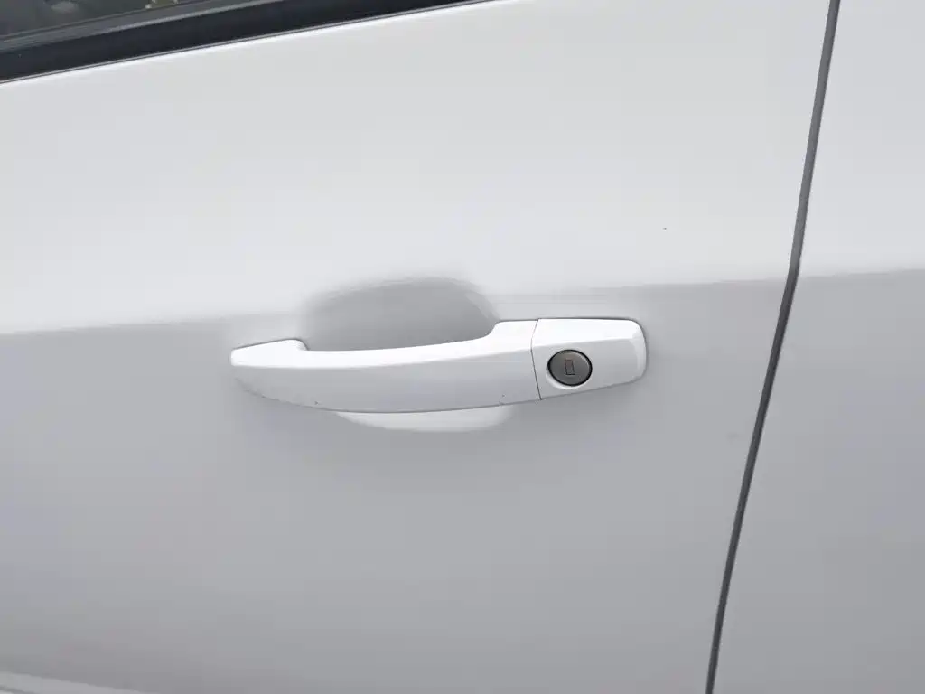 Chevrolet Aveo 2012 2011 Hatchback 1.6L AT SX