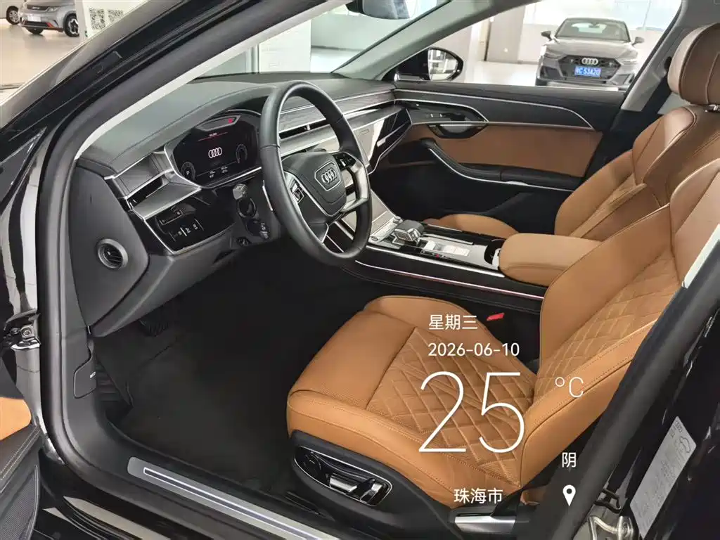 AUDI A8
