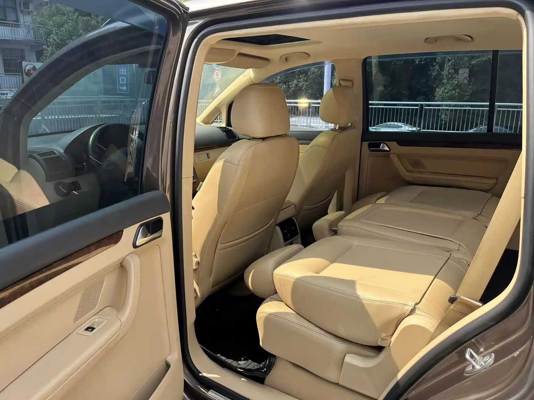 Фото 8 - Volkswagen Touran