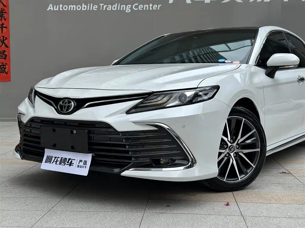 TOYOTA CAMRY
