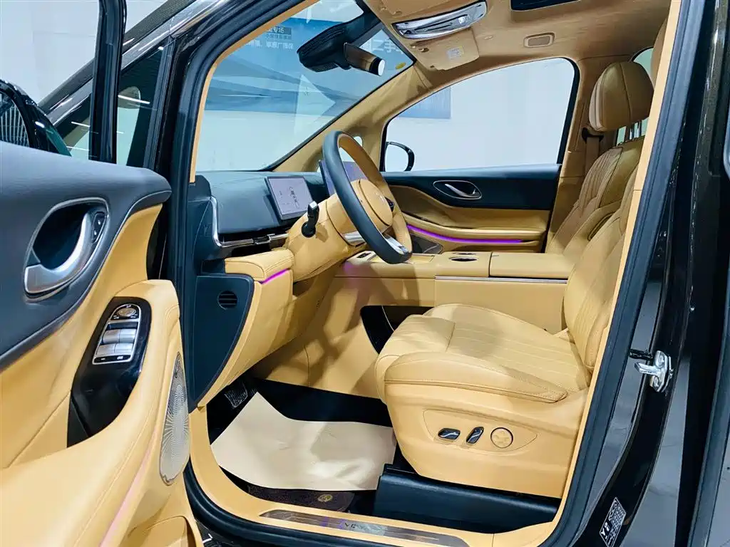 Voyah Auto Voyah Dreamer 2025 PHEV AWD Flagship Kunpeng Edition фото 5
