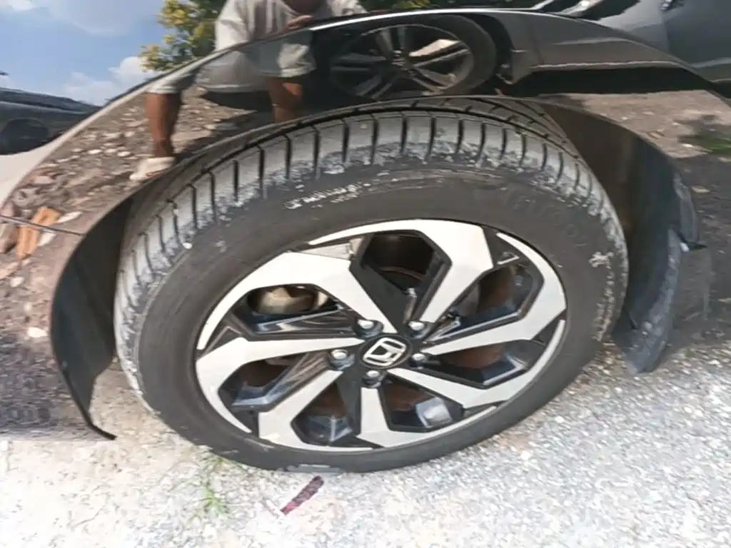 Фото 23 - Honda Accord