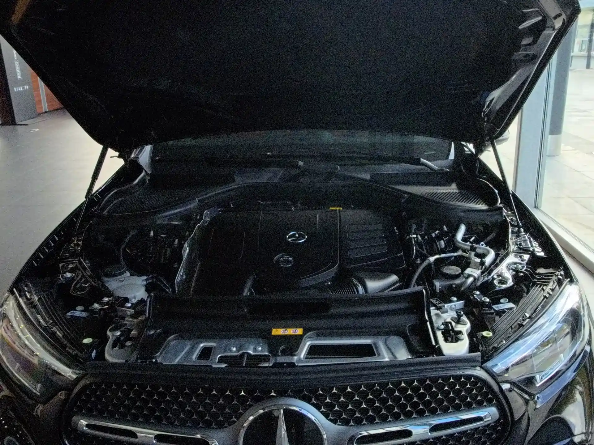 Фото 13 - Mercedes-Benz GLC