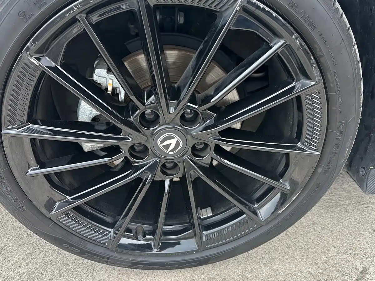 Changan UNI-V 2025 2024 1.5T Deluxe Sport