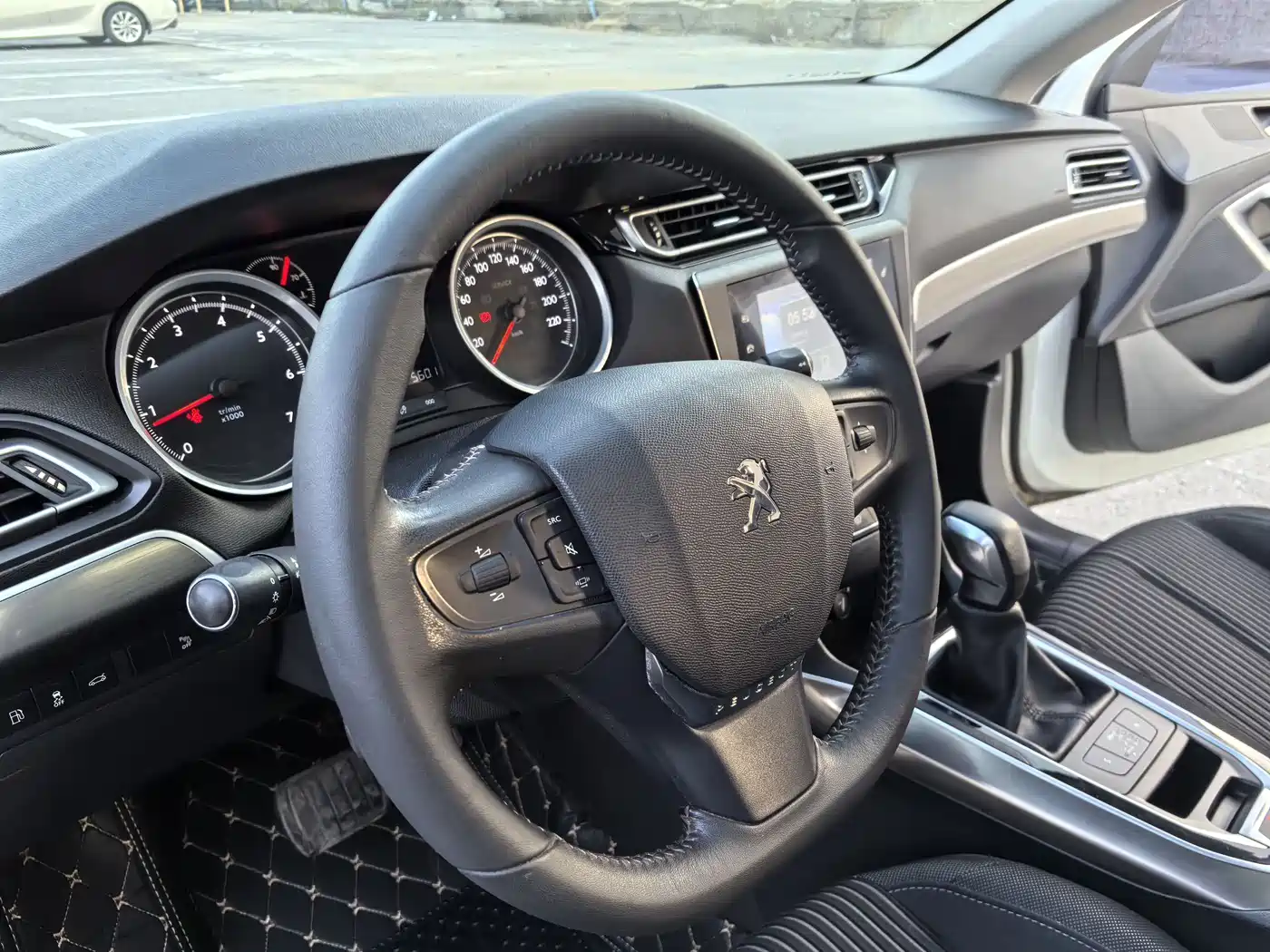 Peugeot 408 2014 1.8L Automatic Luxury Edition фото 16