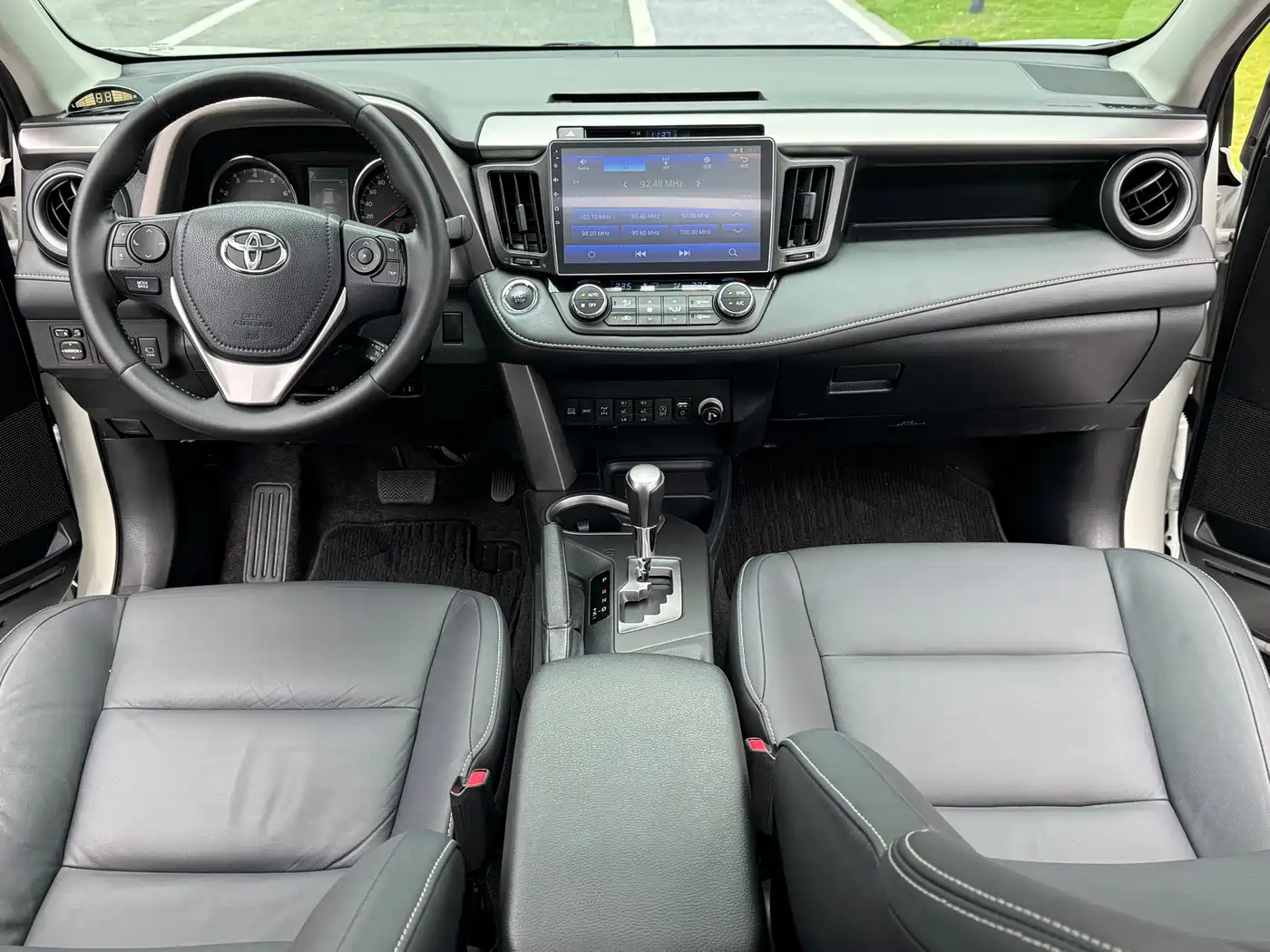 Toyota RAV4 Rongfang 2016 2.5L Automatic 4WD Elite фото 6