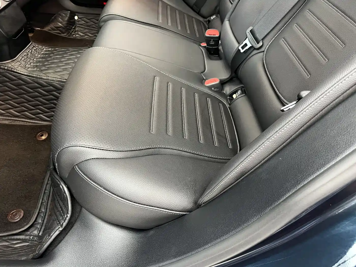 Mercedes-Benz C-Class 2023 C 260 L Sport фото 14