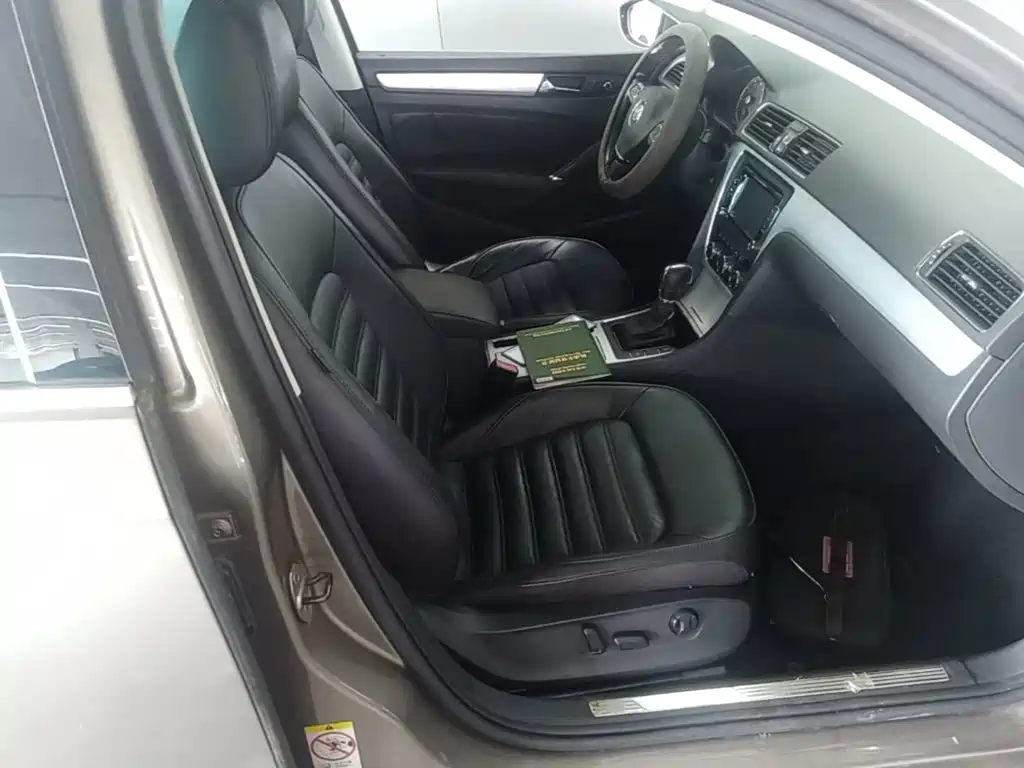 Фото 25 - Volkswagen Passat