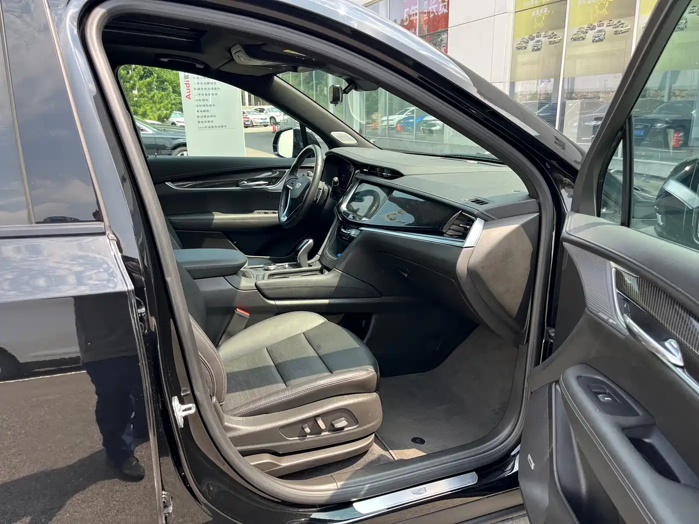 Cadillac XT6 2024 2025 2.0T 6-Seater AWD Executive Black Label Edition