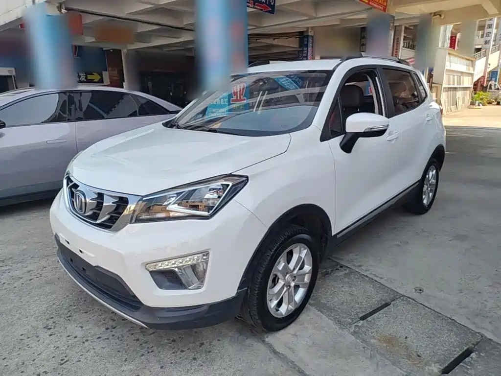 Фото 2 - Changan CS15