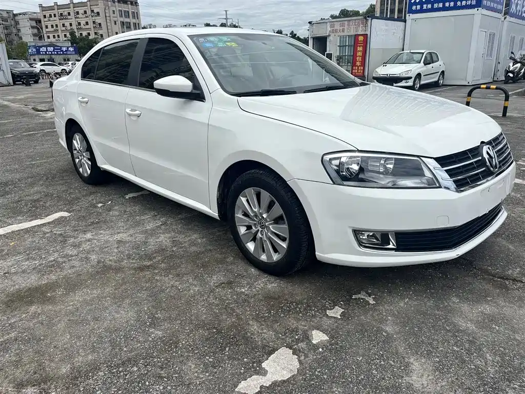 Volkswagen Lavida 2013 1.6L Automatic Comfort Edition фото 2