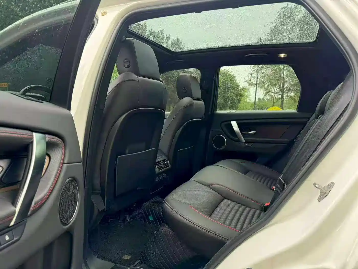 Land Rover Discovery Sport 2023 249PS R-Dynamic S Performance Version фото 6