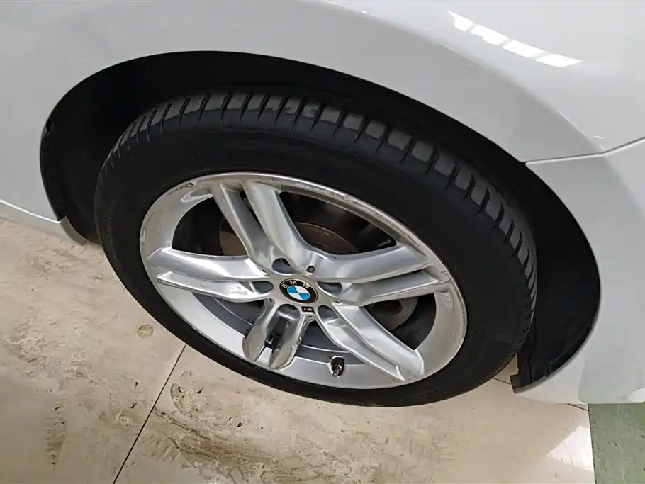 BMW 1 Series 2020 Model 120i M Sport Package фото 6