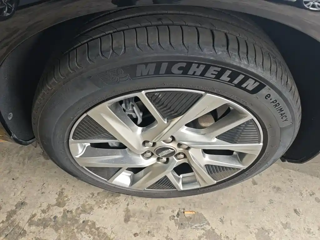 Cadillac IQ Ao Ge 2025 2024 Standard Range