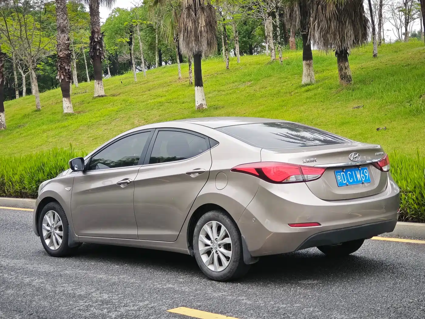 Hyundai Langdong 2016 1.6L Automatic Smart Edition фото 4