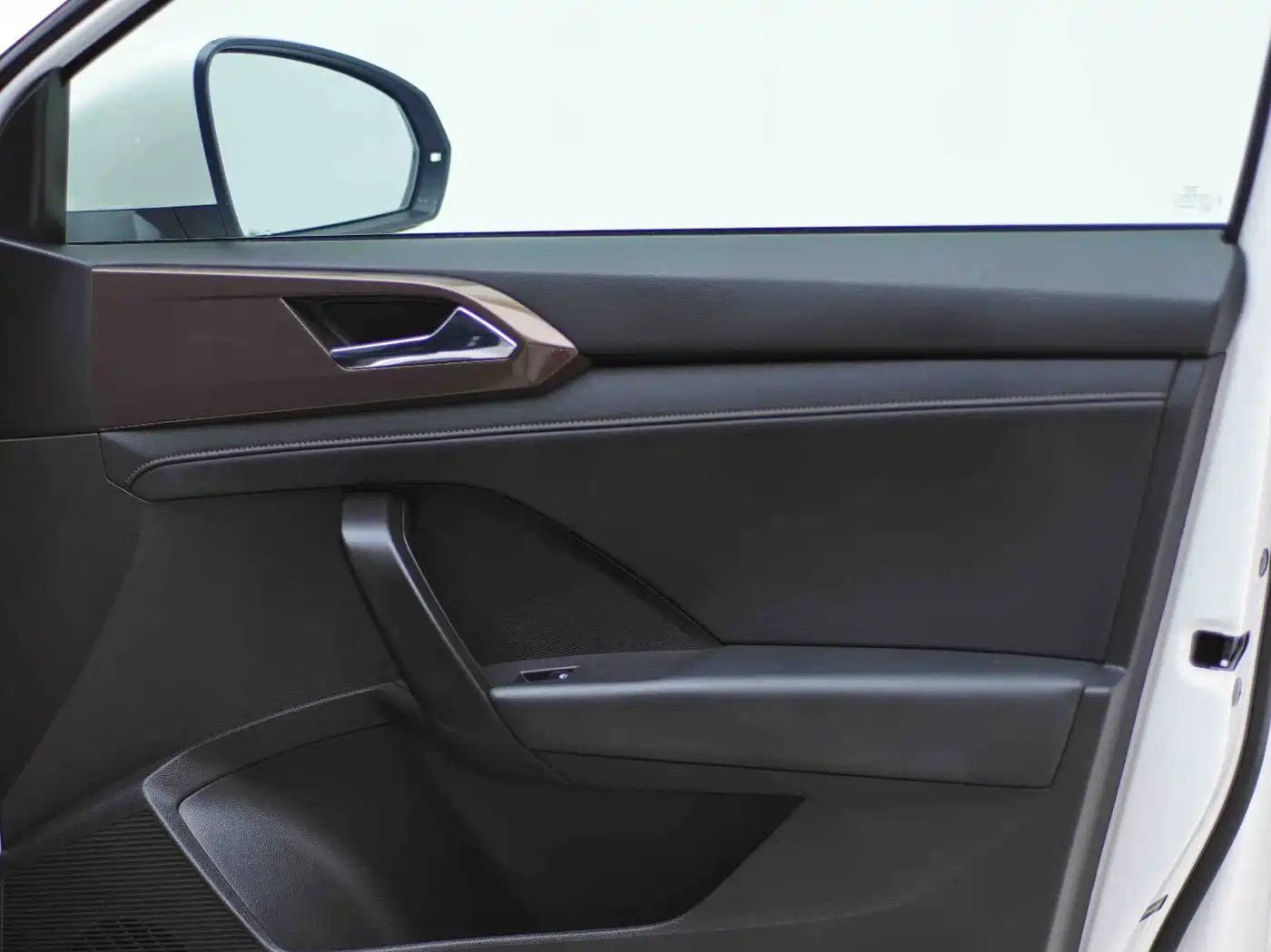 Volkswagen Tharu 2022 280TSI FWD Luxury Edition фото 25