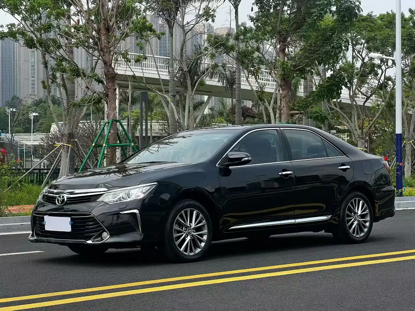Toyota Camry 2016 2.5G 10th Anniversary Luxury Navigation Edition
