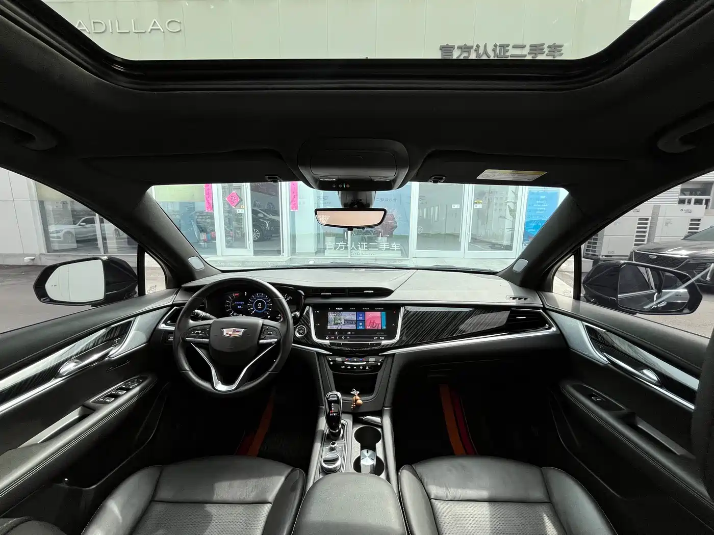 CADILLAC XT6
