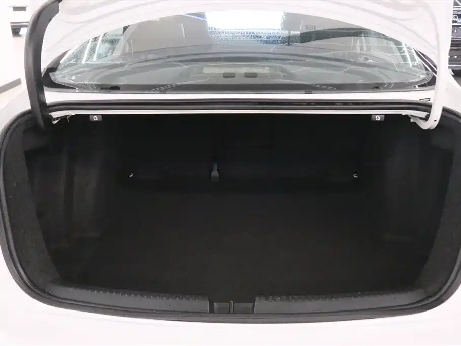 Volkswagen Sagitar 2015 230TSI Automatic Comfort фото 16