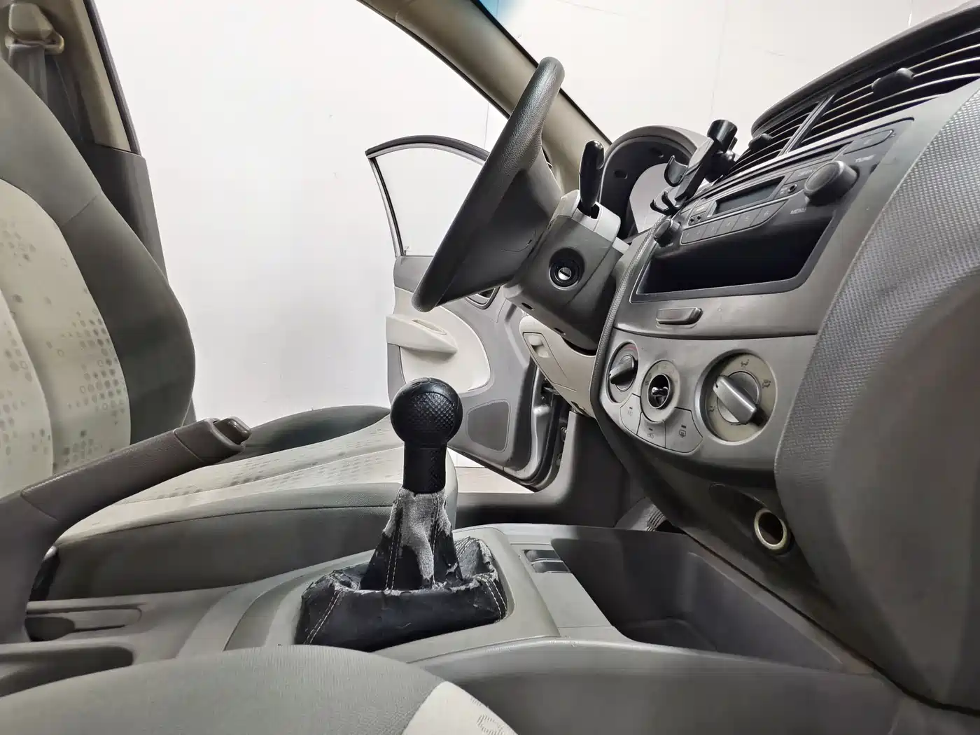 Chevrolet Sail 2013 Sedan 1.4L Manual Ideal Happiness Edition фото 14