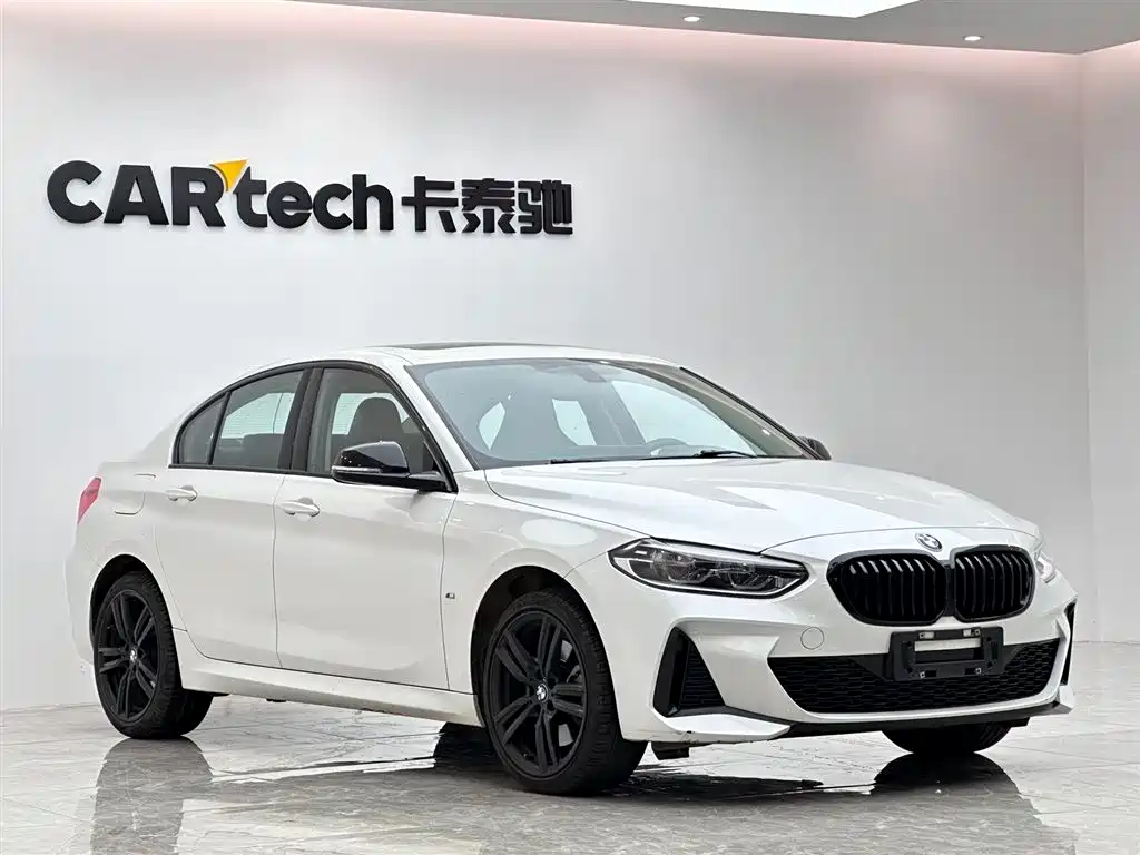 BMW 1 Series 2022 125i M Sport Shadow Edition фото 6