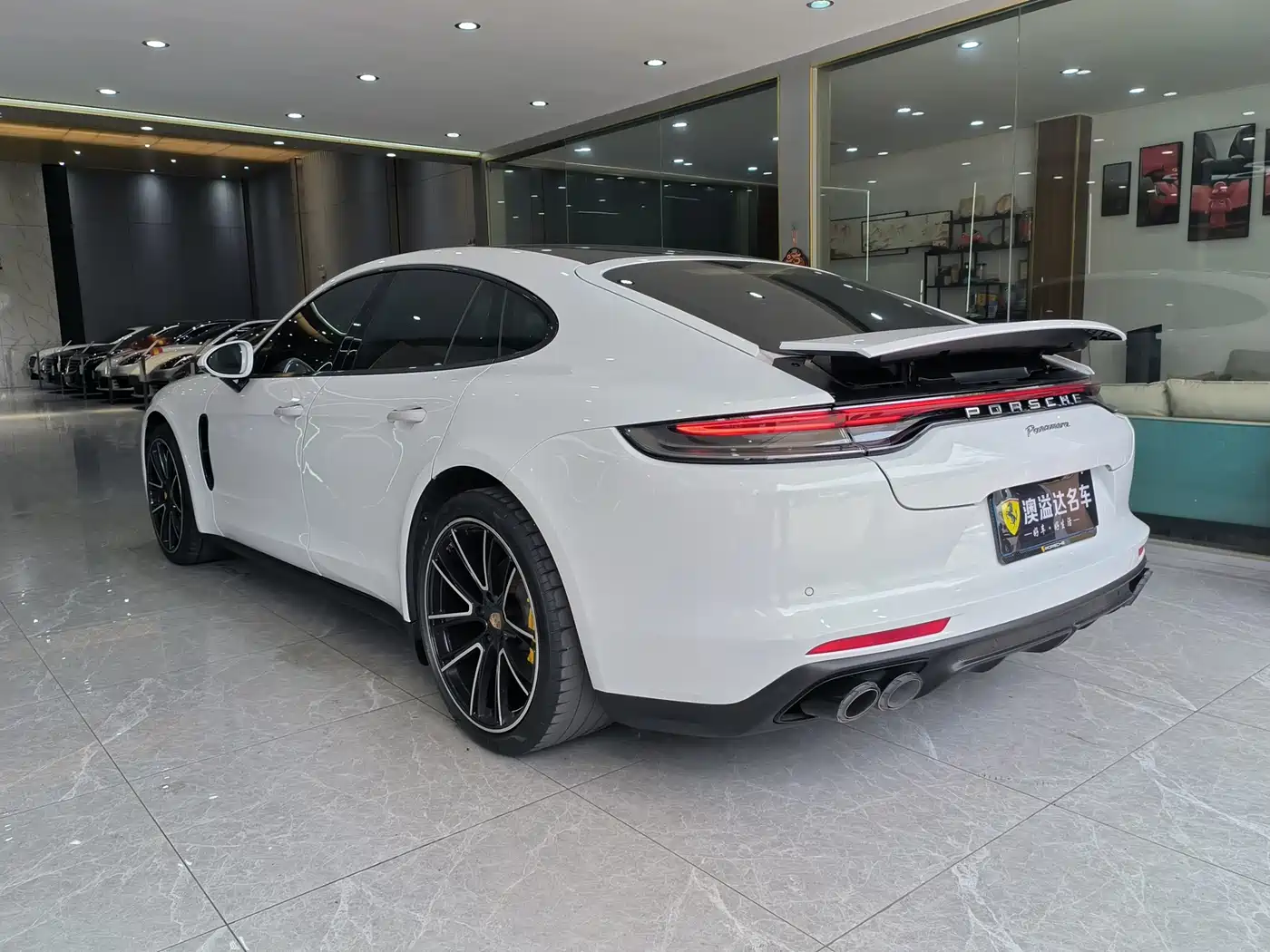 PORSCHE PANAMERA