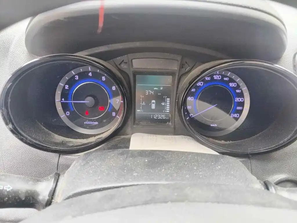 Фото 4 - Changan CS15