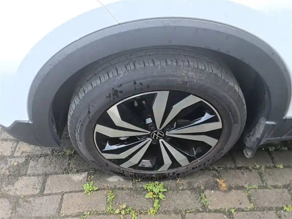 Volkswagen Tharu 2025 Model Rising Star 1.5L Advance Edition фото 25