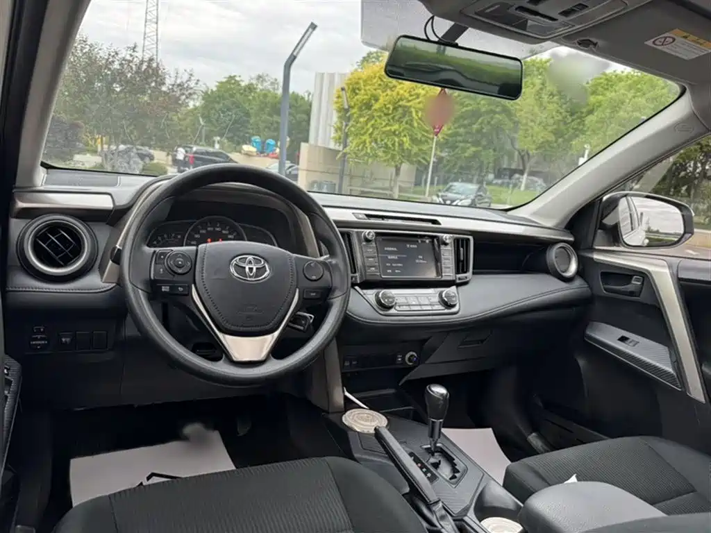 Toyota RAV4 Rongfang 2015 2.0L CVT 2WD Trend Edition фото 11