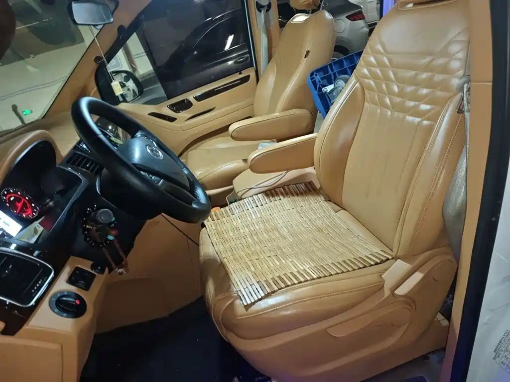 SAIC Maxus Maxus G10 2016 2.0T Automatic Elite фото 8