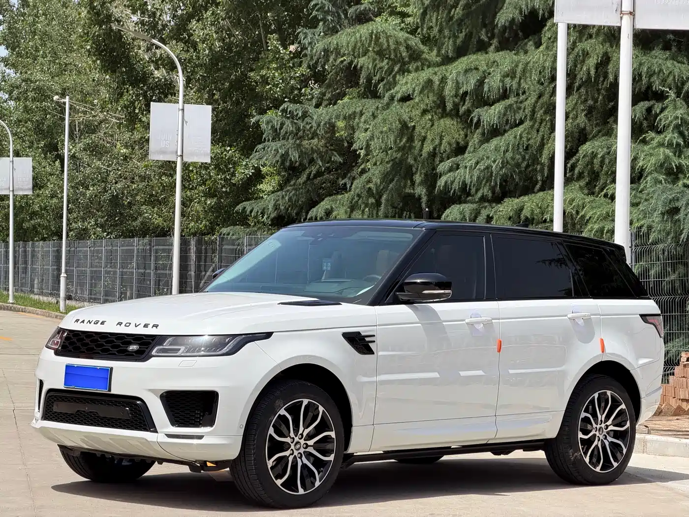 Land Rover Range Rover Sport 2021 3.0 L6 Gloss Black Edition
