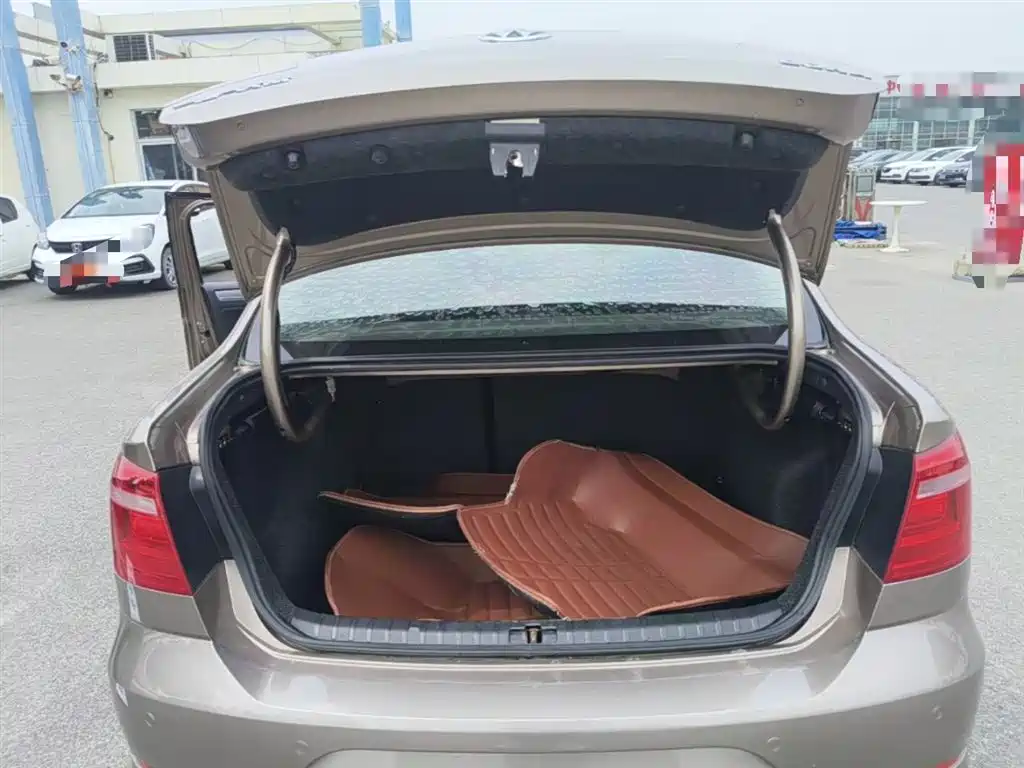 Volkswagen Bora 2014 1.6L Manual Comfort Edition фото 19