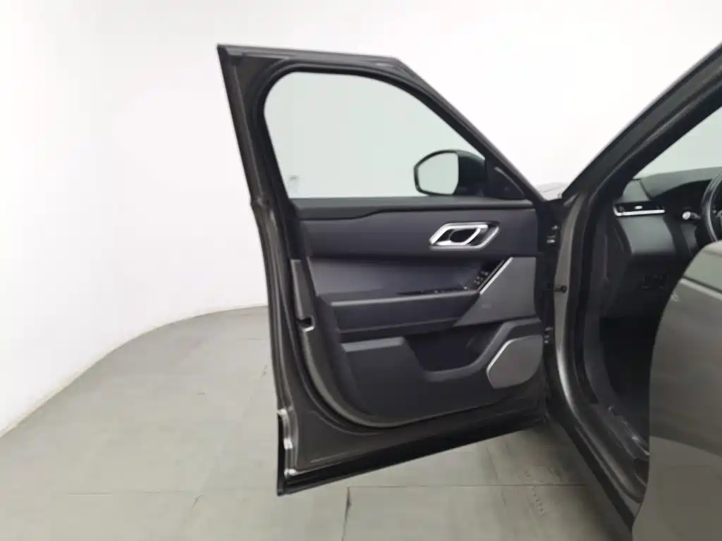 Фото 8 - Land Rover Range Rover Velar