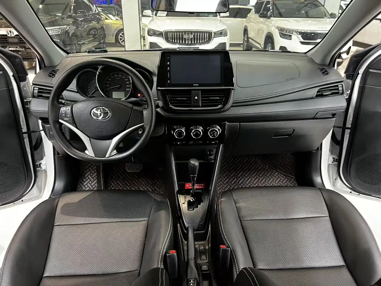 Toyota Vios FS 2021 1.5L CVT Fengchi Edition фото 6