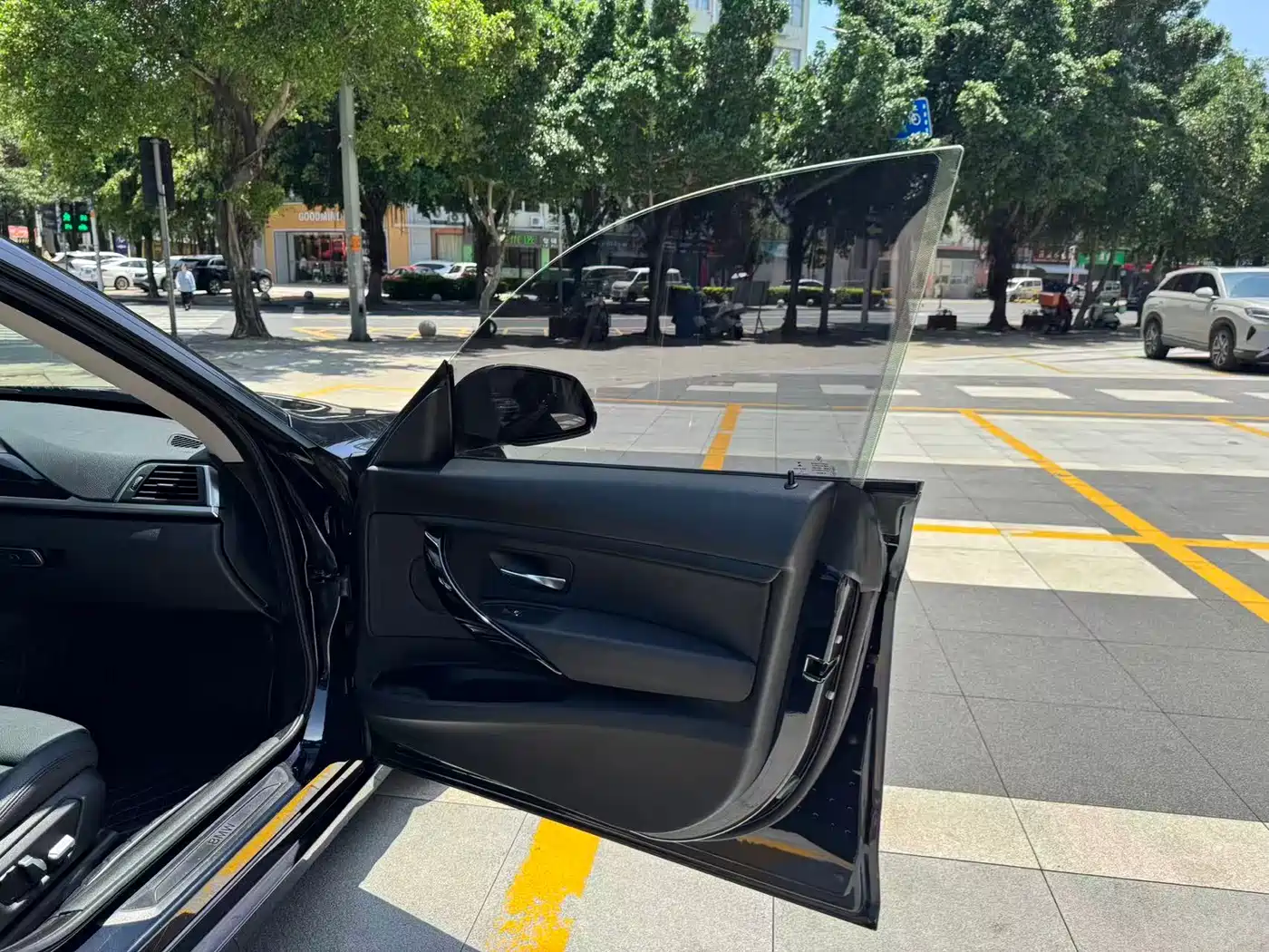 BMW 3 Series GT 2018 320i Luxury Design Package фото 28