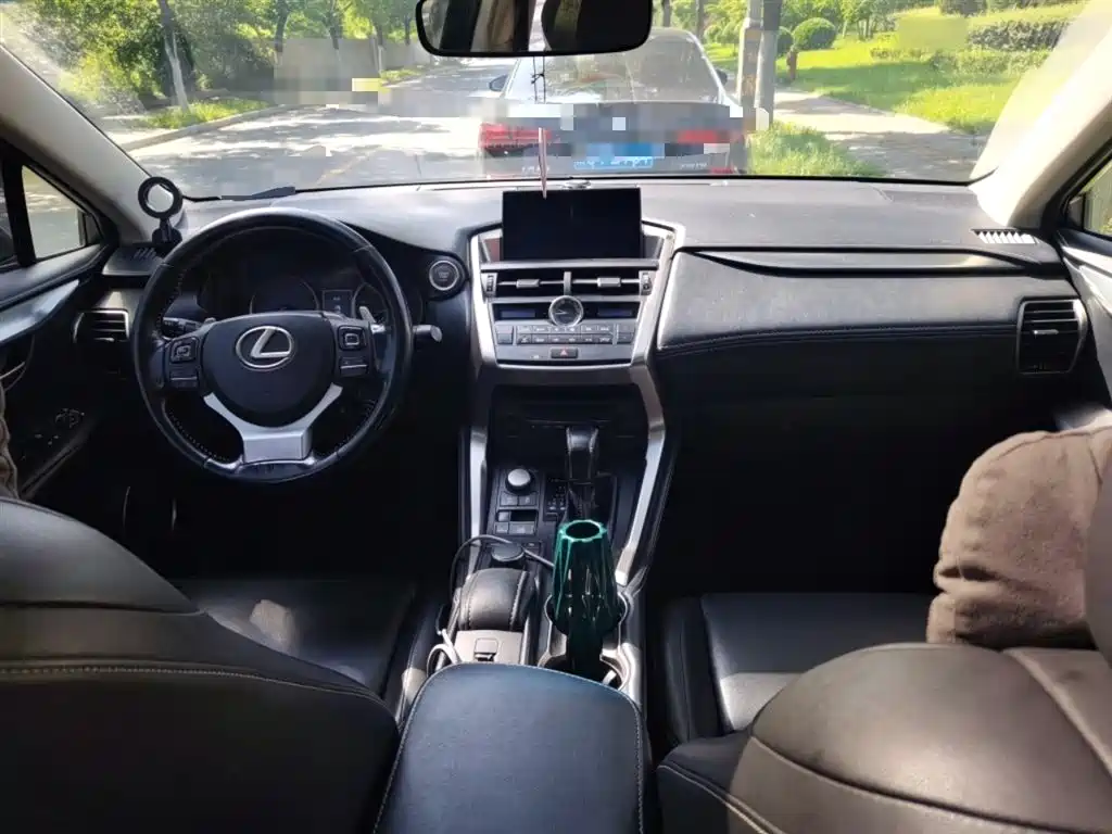 Lexus NX 2015 200t AWD F Sport фото 13